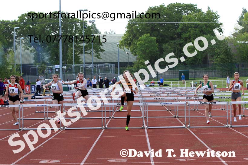 Women and Girls hurdles, 2022 North Eastern Track and Field Champs., Middlesbrough. David T. Hewitson/Sports for All Pics